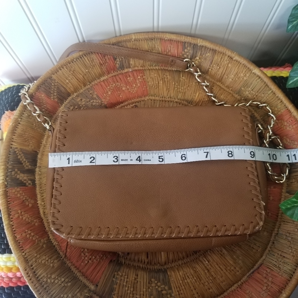 Forever 21 Faux Leather Crossbody Purse with Gold Chain - Picture 5 of 6